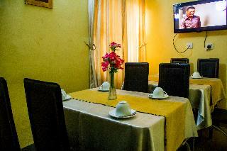 Hotel de Lawrence Court & Suite