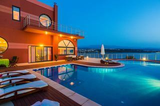 Hotel Efzin Villa At Tersanas Near The Beach