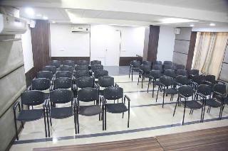 Oyo 1000 Hotel Admiral Suites