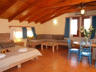 Mylos Hotel & Apartments