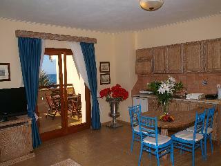 Mylos Hotel & Apartments
