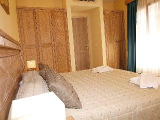 Mylos Hotel & Apartments