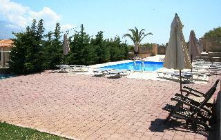 Lagoon View Apartments - Adults Only