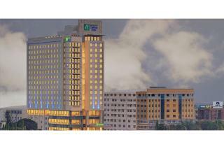 Hotel Holiday Inn Express & Suites Bengaluru Racecourse