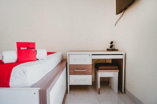 Hostal Reddoorz Plus Near Semanggi