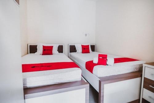 Hostal Reddoorz Plus Near Semanggi