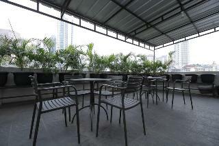 Reddoorz Plus Near Plaza Indonesia