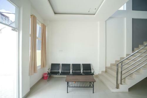 Oyo 443 Hotel Barlian