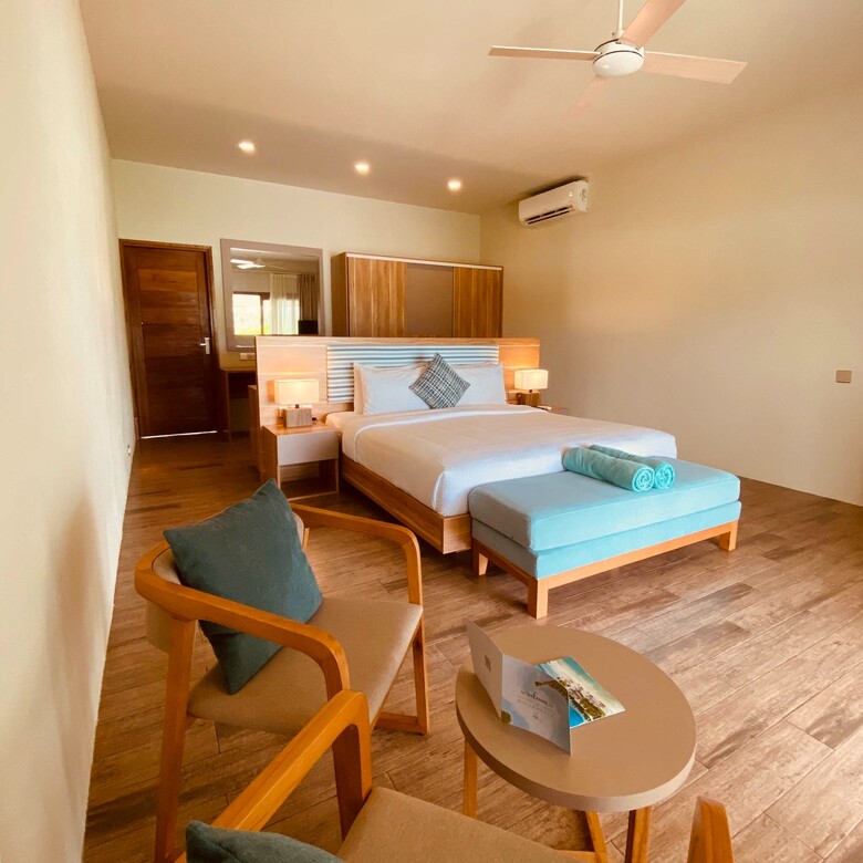 Hotel Rahaa Resort