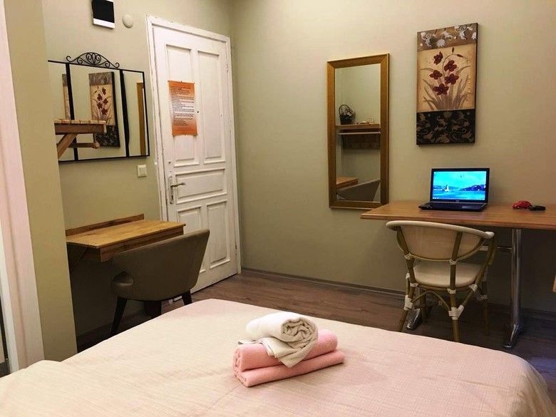 Hotel Second Home Suites