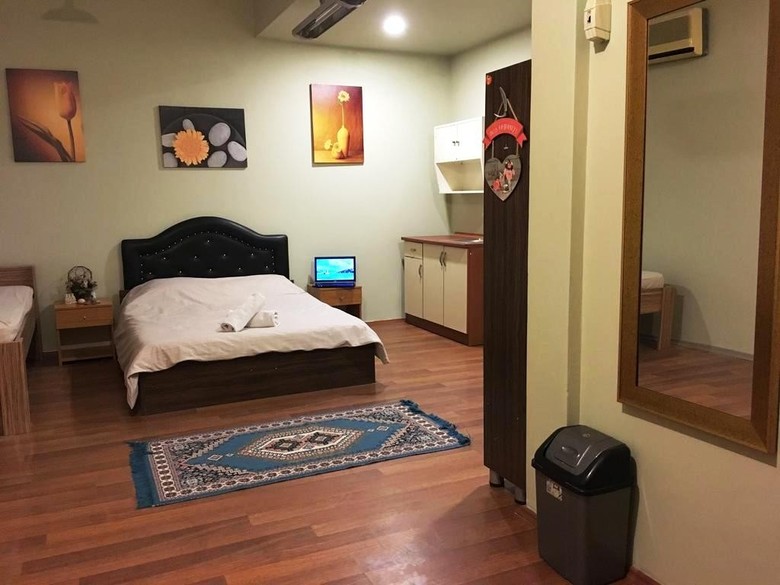 Hotel Second Home Suites