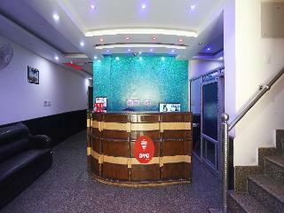 Oyo 7578 Hotel Luck Residency