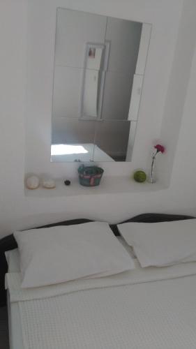 Hostal Myndos Guesthouse