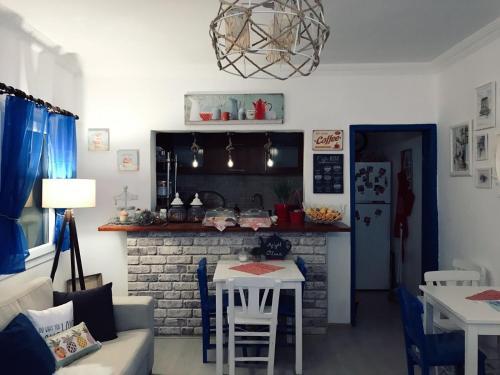 Hostal Myndos Guesthouse