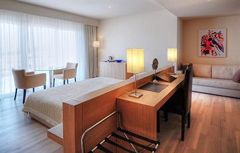 Lvzz Villa