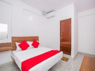 Hotel Oyo 15695 Varcity Comforts