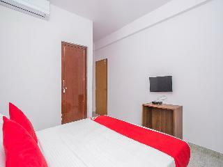 Hotel Oyo 15695 Varcity Comforts