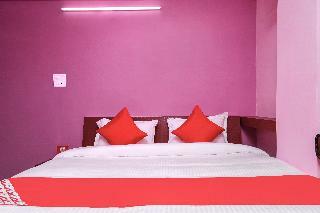 Hotel Oyo 16482 Aster Studio Stay