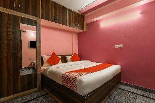 Hotel Oyo 16482 Aster Studio Stay