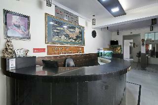 Oyo 22122 Hotel Falcon Crest