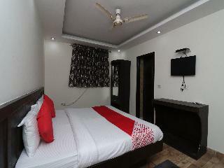 Oyo 27823 Hotel Sahib