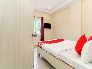 Hotel Oyo 29928 Royal Emirates Banjara