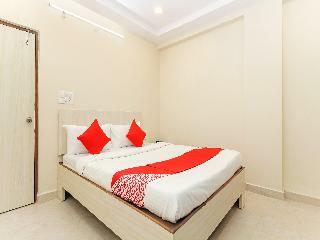 Hotel Oyo 29928 Royal Emirates Banjara