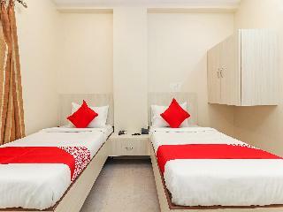 Hotel Oyo 29928 Royal Emirates Banjara