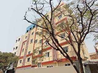Hotel Oyo 29928 Royal Emirates Banjara
