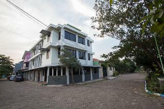 Hostal Reddoorz Syariah Near Dbl Arena 2