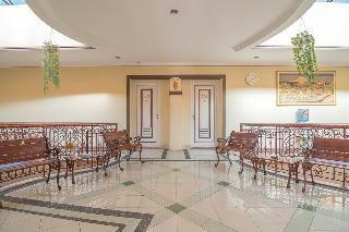 Reddoorz Near Setrasari Mall 2