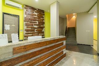 Reddoorz Plus Near Senayan City