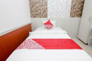 Oyo 861 R Four Hotel
