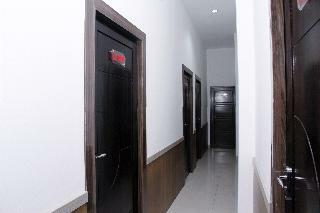 Oyo 861 R Four Hotel