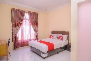 Oyo 884 Rumoh Pmi Hotel