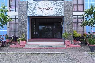 Oyo 884 Rumoh Pmi Hotel