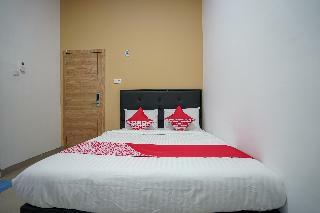Hotel Oyo 945 Mega Kost 2