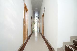 Hotel Oyo 945 Mega Kost 2