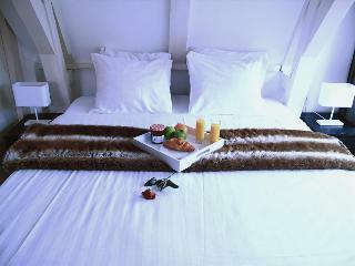 Gay Amistad Hotel