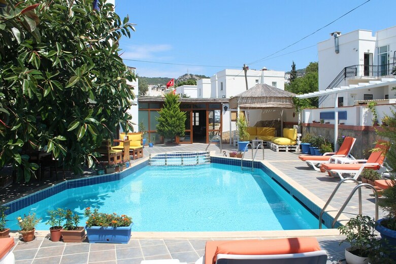 Hotel Oya & Suites