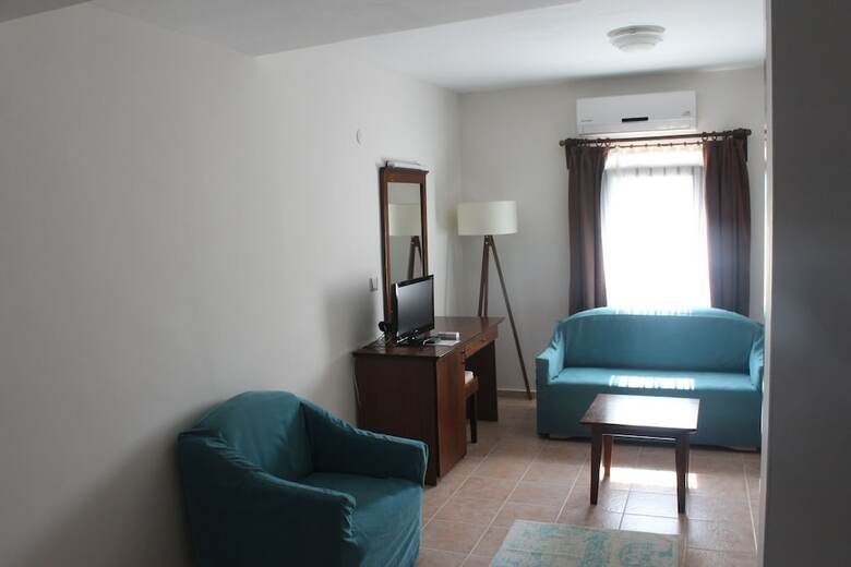 Hotel Oya & Suites