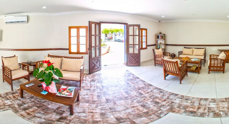 Hotel Oya & Suites