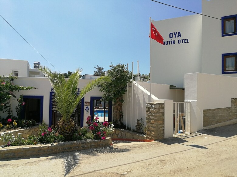 Hotel Oya & Suites