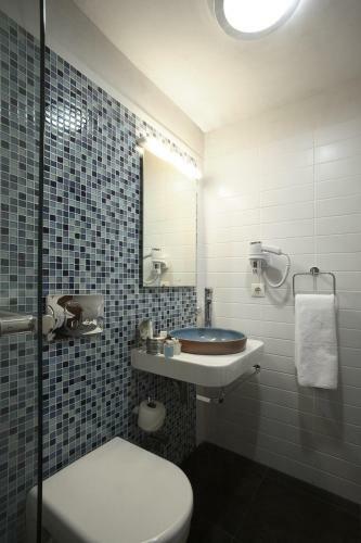 Posada Kasr-i Nehroz Hotel