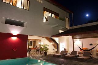 Los Patios Hotel