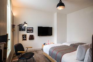 Hotel Moxy Osaka Honmachi