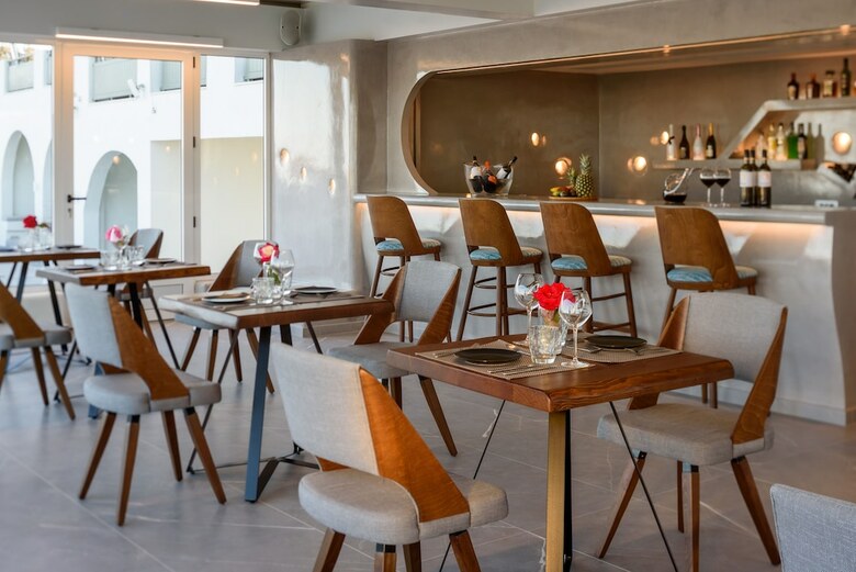 Hotel Elements Of Caldera Suites