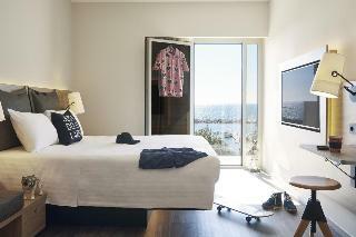 Hotel Moxy Patra Marina
