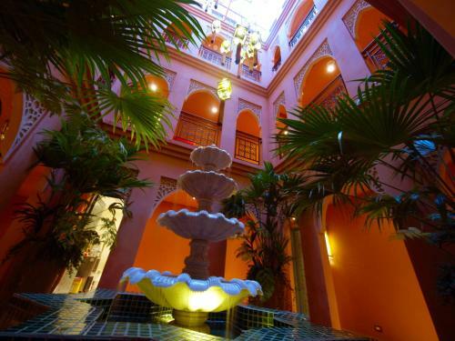 Amanda Hotel
