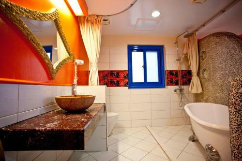Bed & Breakfast Golden Sea Inn